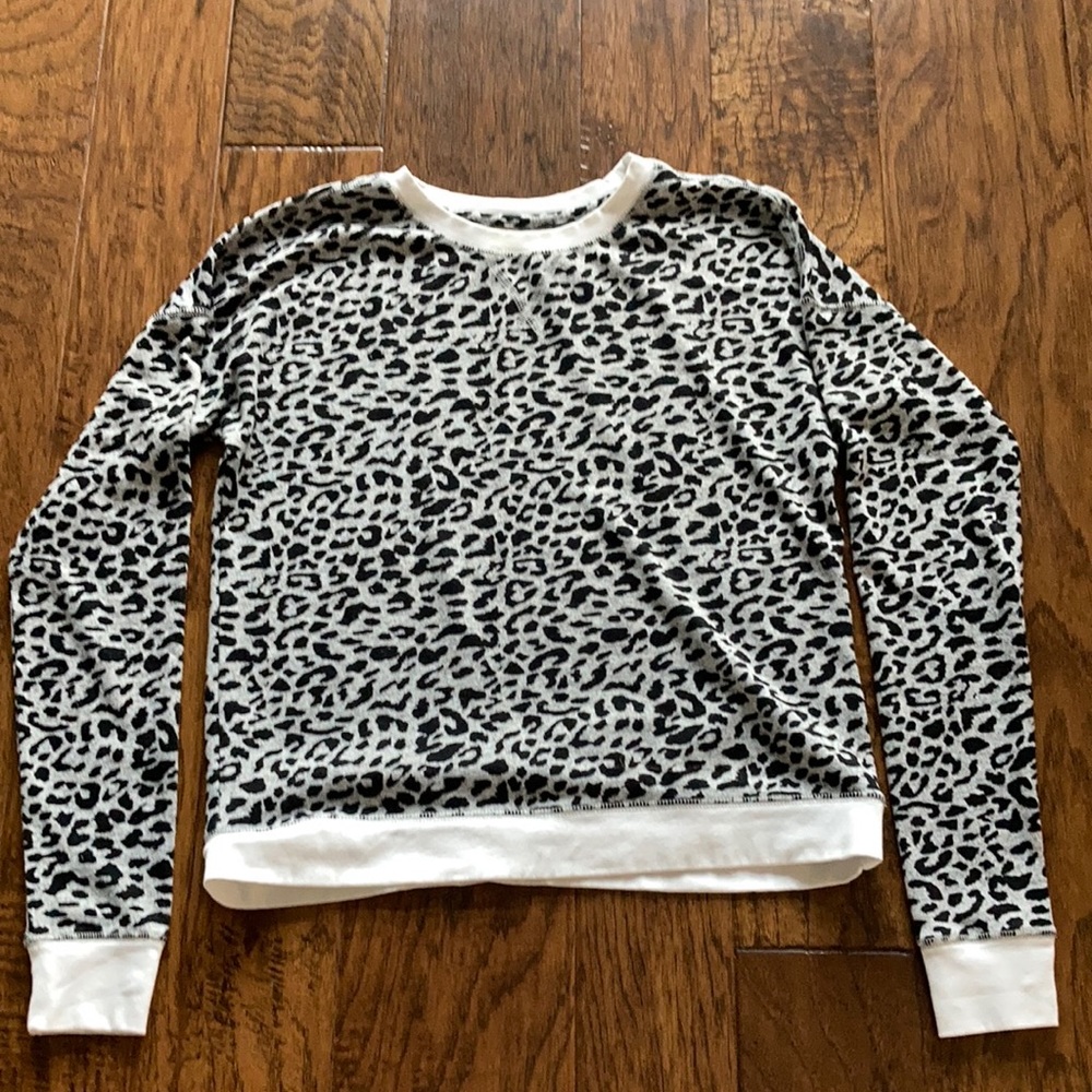 zyia active grey and black leopard longsleeve
